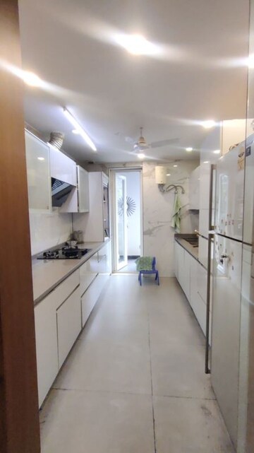 Building Lobby in 4 BHK Builder Floor at Sushant Lok 3, Sector 57 – for Sale