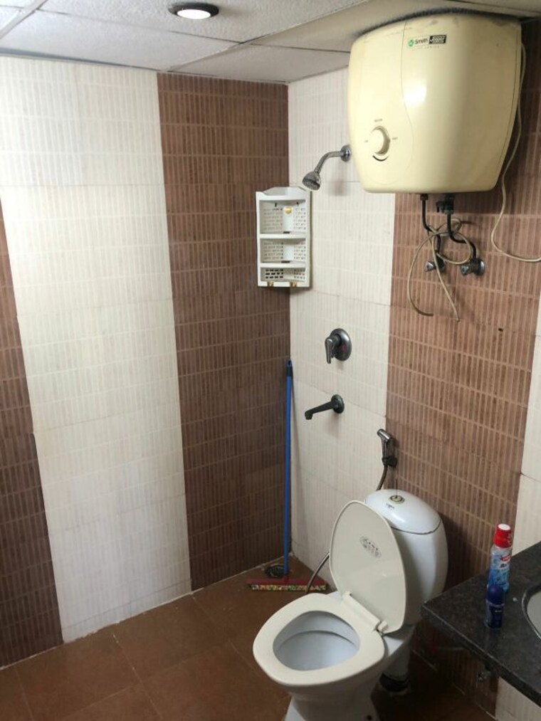 Bathroom, rwa-apartments-sector-19 6 Bedroom 205 Sq.Mt. Independent House In Sector 19 Noida 9832405