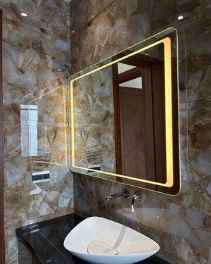 Furnished Amenities in 4 BHK Builder Floor at Sushant Lok 3, Sector 57 – for Sale