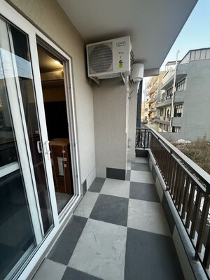 Balcony in 1 BHK Builder Floor at Sector 57 – for Rent