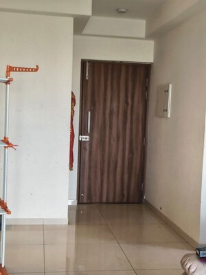 Room in 3 BHK Apartment at Shapoorji Pallonji Joyville Gurgaon, Sector 102 – for Rent