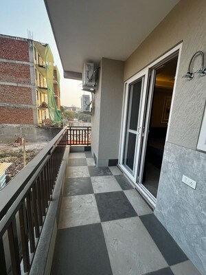 Balcony in 2 BHK Builder Floor at Sector 57 – for Rent
