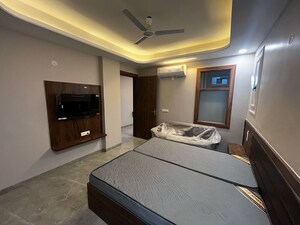 Bedroom in 2 BHK Builder Floor at Sector 57 – for Rent