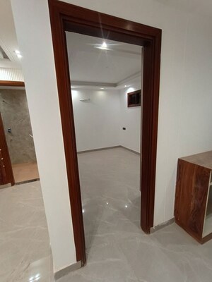 Room in 3 BHK Apartment at Mahavir Enclave 1 – for Rent