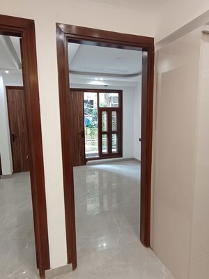 Room in 3 BHK Apartment at Mahavir Enclave 1 – for Rent
