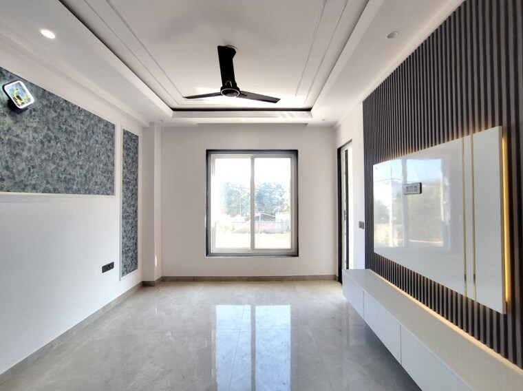 Room, vasant kunj 3 Bedroom 1700 Sq.Ft. Builder Floor In Vasant Kunj Delhi 9832047