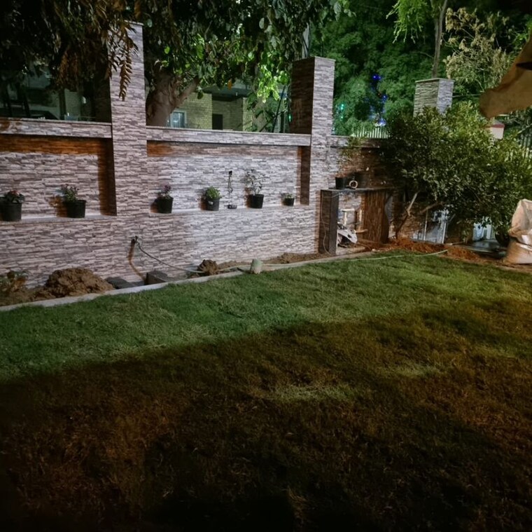 Garden, palam-vihar-residents-association 3.5 Bedroom 1850 Sq.Ft. Builder Floor In Palam Vihar Gurgaon 9832708