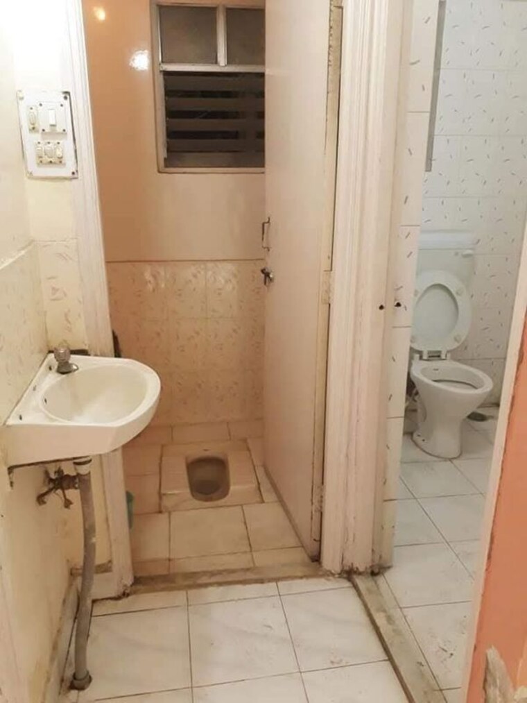 Bathroom, ahura-shalimar 1 Bedroom 600 Sq.Ft. Apartment In Aundh Road Pune 9832885