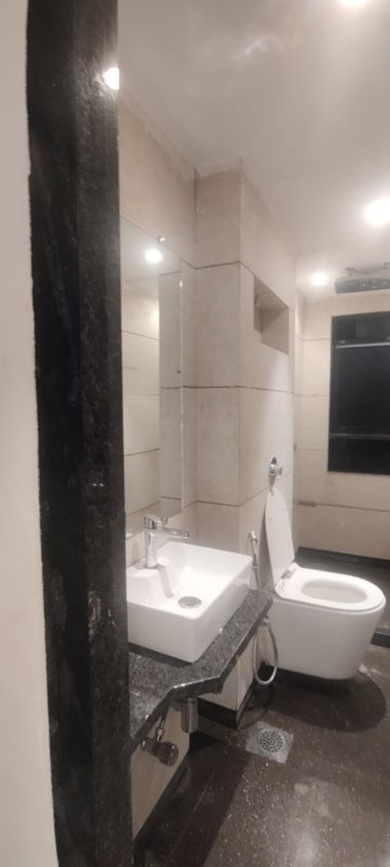 Bathroom, ufasa-fortune-star 3 Bedroom 1600 Sq.Ft. Apartment In Byculla Mumbai 9832895