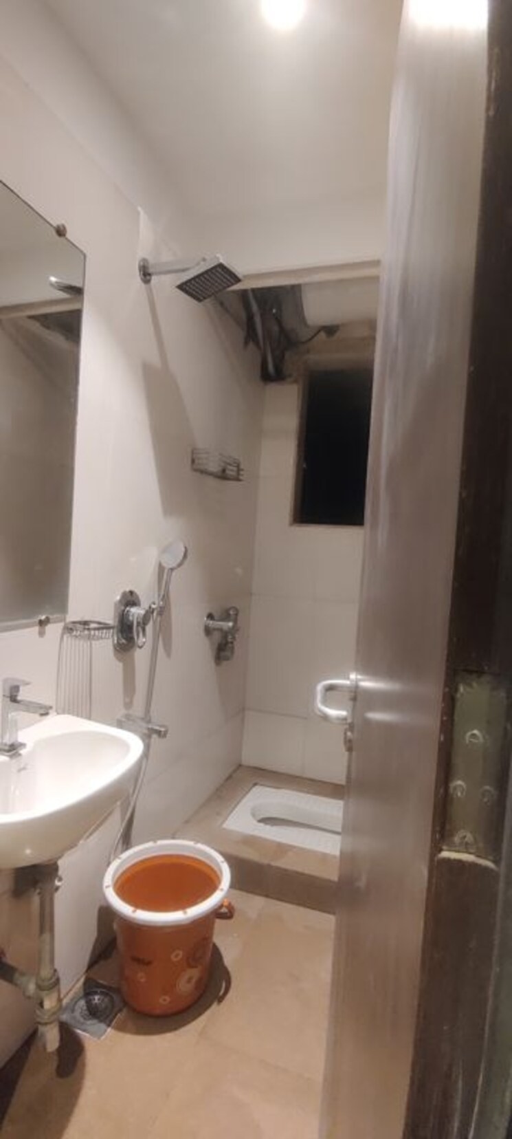 Bathroom, ufasa-fortune-star 3 Bedroom 1600 Sq.Ft. Apartment In Byculla Mumbai 9832895