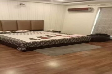 Bedroom in 3 BHK Builder Floor at Sector 23 – for Sale