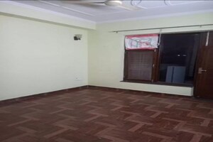 Room in 3 BHK Builder Floor at Sector 23 – for Sale