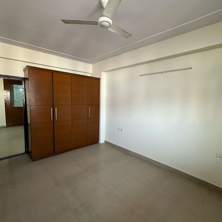 Room, anand-niketan-cghs 4 Bedroom 3100 Sq.Ft. Apartment In Sarswati Kunj ii Gurgaon 9832918
