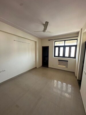 Room in 4 BHK Apartment at Anand Niketan CGHS, Sector 52 – for Rent