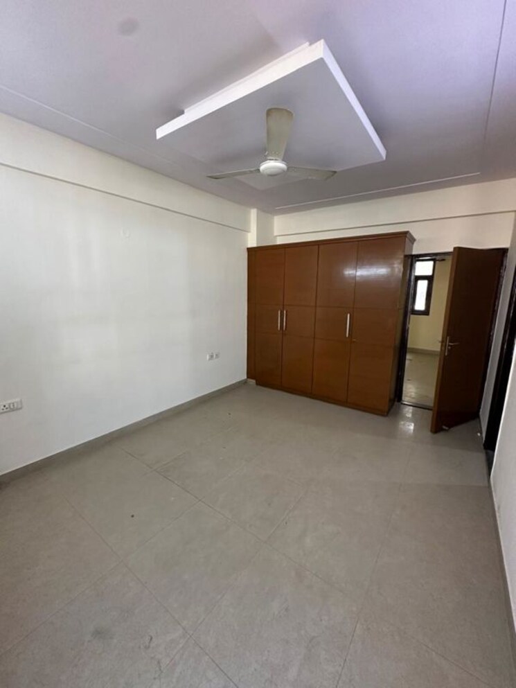 Room, anand-niketan-cghs 4 Bedroom 3100 Sq.Ft. Apartment In Sector 52 Gurgaon 9832942