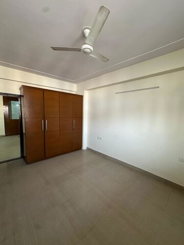 Room in 4 BHK Apartment at Anand Niketan CGHS, Sector 52 – for Rent