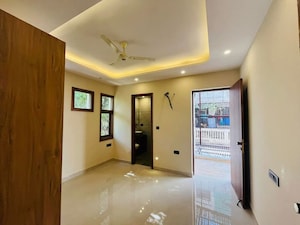 Room in 2 BHK Builder Floor at Sector 41 – for Sale