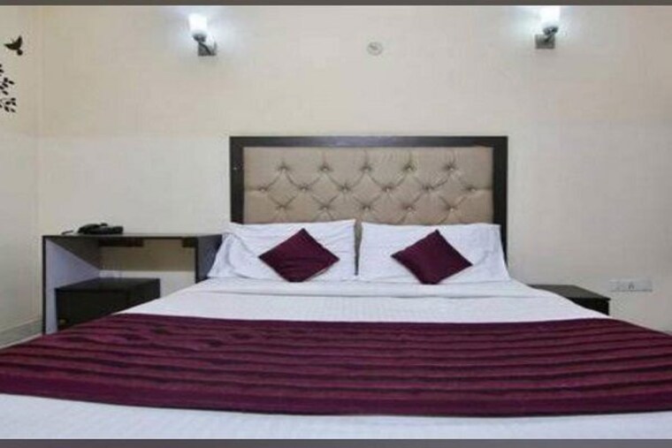 Bedroom, new ashok nagar 2 Bedroom 935 Sq.Ft. Builder Floor In New Ashok Nagar Delhi 9832959
