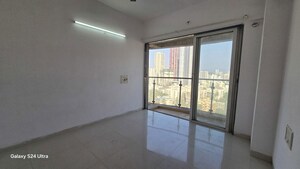 Room in 2 BHK Apartment at Lotus Lotus Link Square, Malad West – for Rent