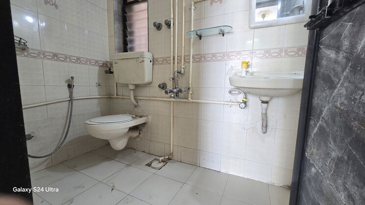 Bathroom, malad east 2 Bedroom 700 Sq.Ft. Apartment In Malad East Mumbai 9832956