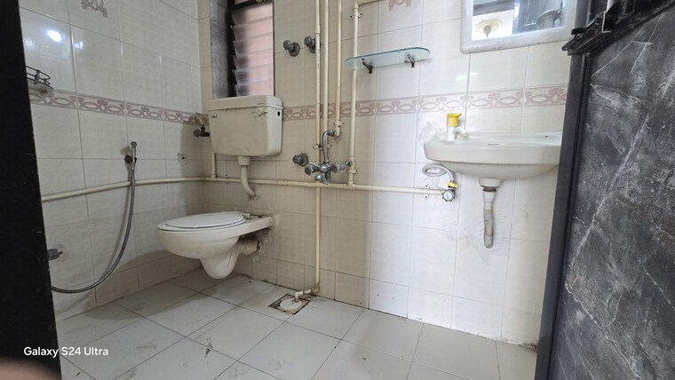 Bathroom, malad east 2 Bedroom 700 Sq.Ft. Apartment In Malad East Mumbai 9832956