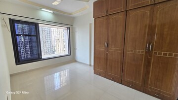 Master Bedroom in 2 BHK Apartment at Malad East – for Rent