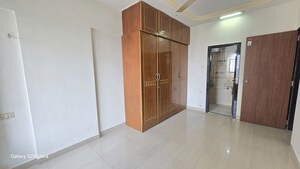 Master Bedroom in 2 BHK Apartment at Malad East – for Rent