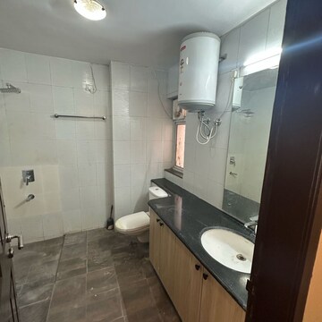 Bathroom in 3.5 BHK Apartment at Unitech Espace Nirvana Country, Nirvana Country – for Rent