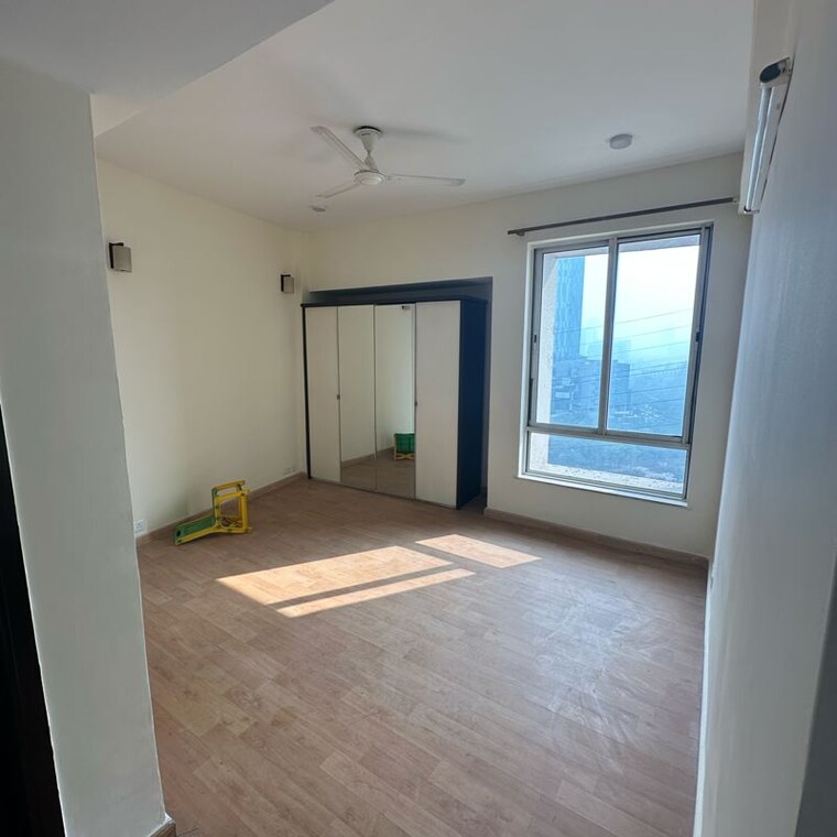 Room, unitech-espace-nirvana-country 3.5 Bedroom 1950 Sq.Ft. Apartment In Nirvana Country Gurgaon 9833076