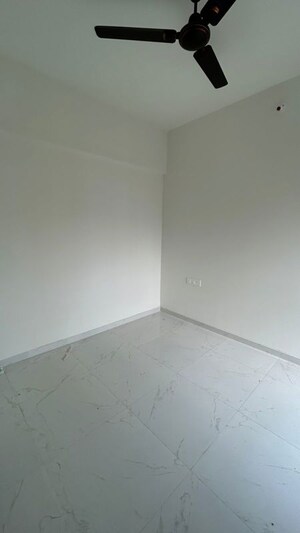 Room in 3 BHK Apartment at Runwal Gardens, Dombivli East – for Rent