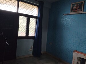 Room in 2 BHK Apartment at Amrapali Heartbeat City, Sector 107 – for Rent