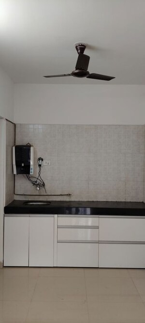 Room in 1 BHK Apartment at Godrej Horizon, Mohammadwadi – for Rent