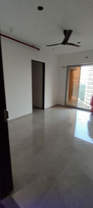 Room in 2 BHK Apartment at Konark Zen Gardens, Kandivali West – for Rent