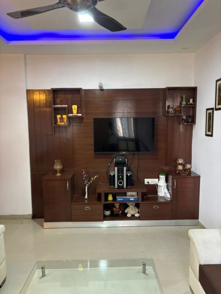 Living Room, tulip-white 3 Bedroom 1326 Sq.Ft. Apartment In Sector 69 Gurgaon 9833127
