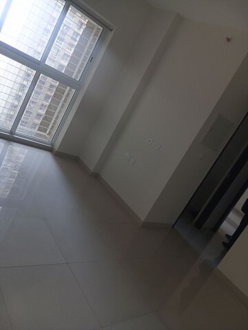 2 BHK Apartment For Rent in Kalpataru Parkcity Sunrise A, Kolshet Road