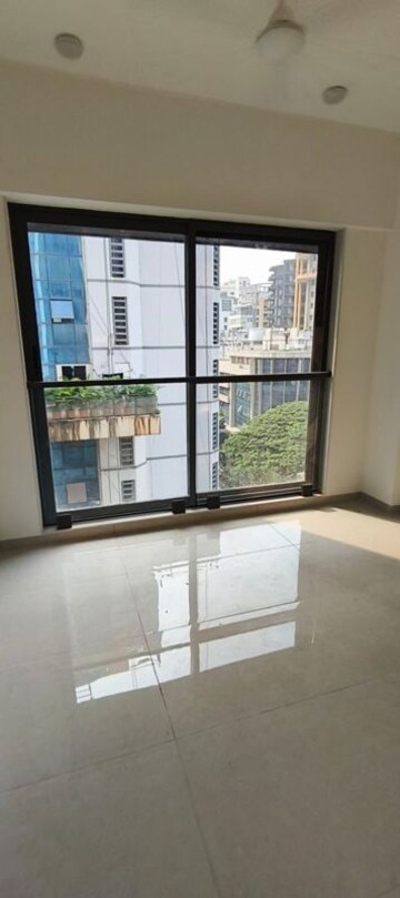 Room in 2 BHK Apartment at S Raheja Silver Rock, Bandra West – for Rent