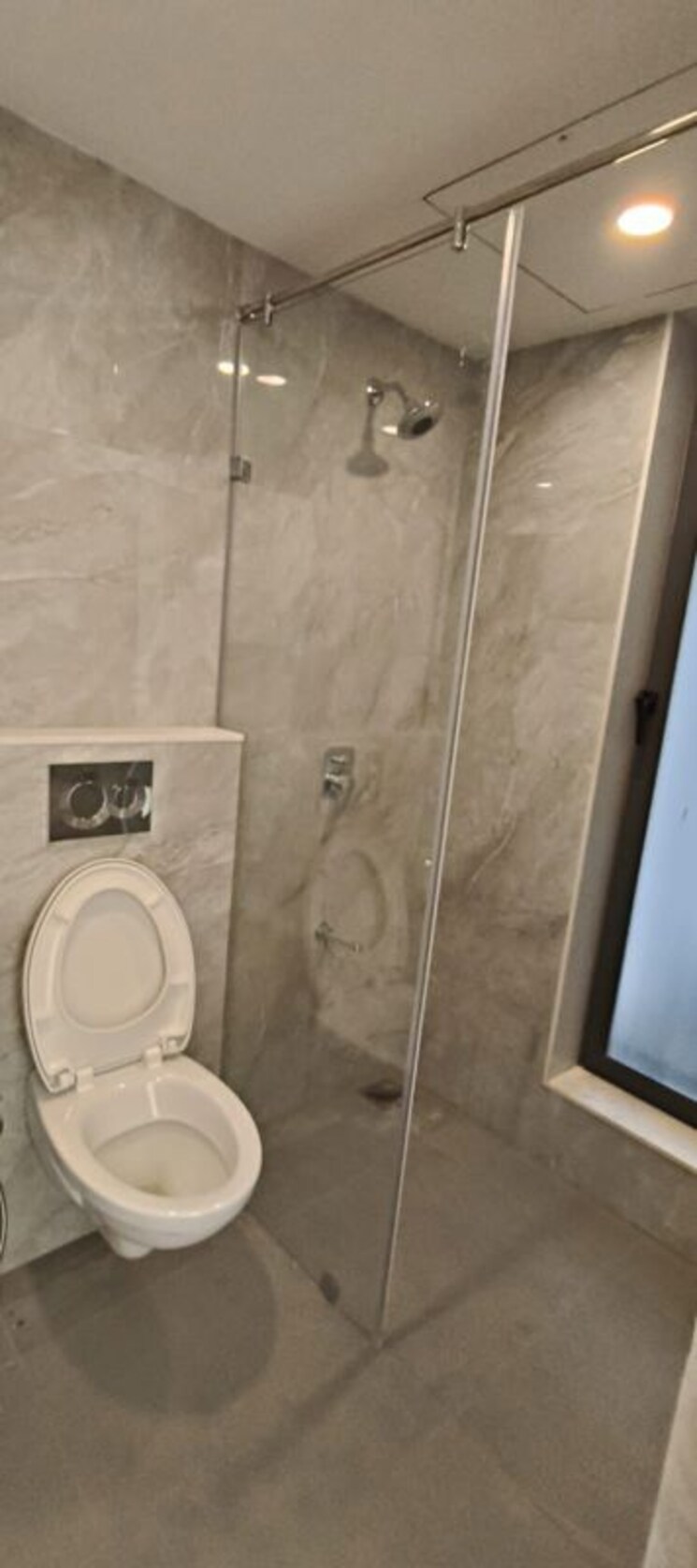 Bathroom, s-raheja-silver-rock 2 Bedroom 800 Sq.Ft. Apartment In Bandra West Mumbai 9833128