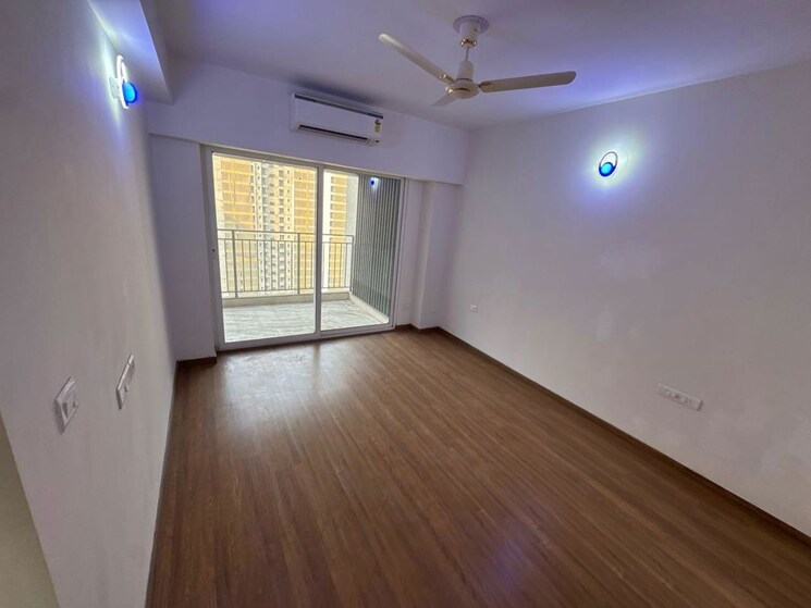 Room, godrej-woods-evergreen 4 Bedroom 1249 Sq.Ft. Apartment In Sector 43 Noida 9833108