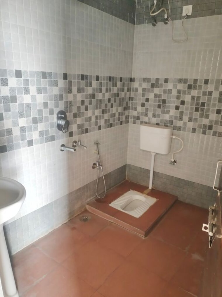 Bathroom, shri-vinayaka-beta-plaza 2 Bedroom 1200 Sq.Ft. Independent House In Beta I Greater Noida Greater Noida 9833134