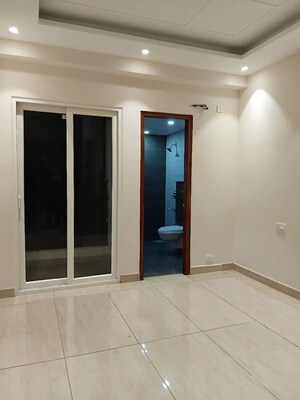 Room in 3 BHK Builder Floor at Panchkula Urban Estate – for Rent