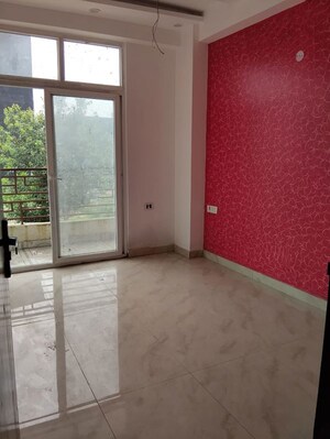 Room in 2 BHK Builder Floor at Radhey Radhey Apartment, Sector 73 – for Sale