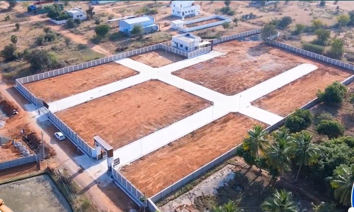 Plot For Sale in Karumandapam