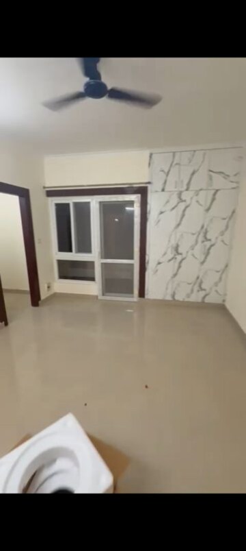 Room in 2.5 BHK Apartment at UPAVP Ganga Yamuna And Hindon Enclave, Pratap Vihar – for Rent