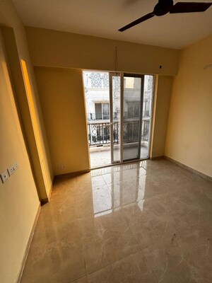 Room in 3 BHK Builder Floor at Signature Global Park 4 and 5, Sohna Sector 36 – for Rent