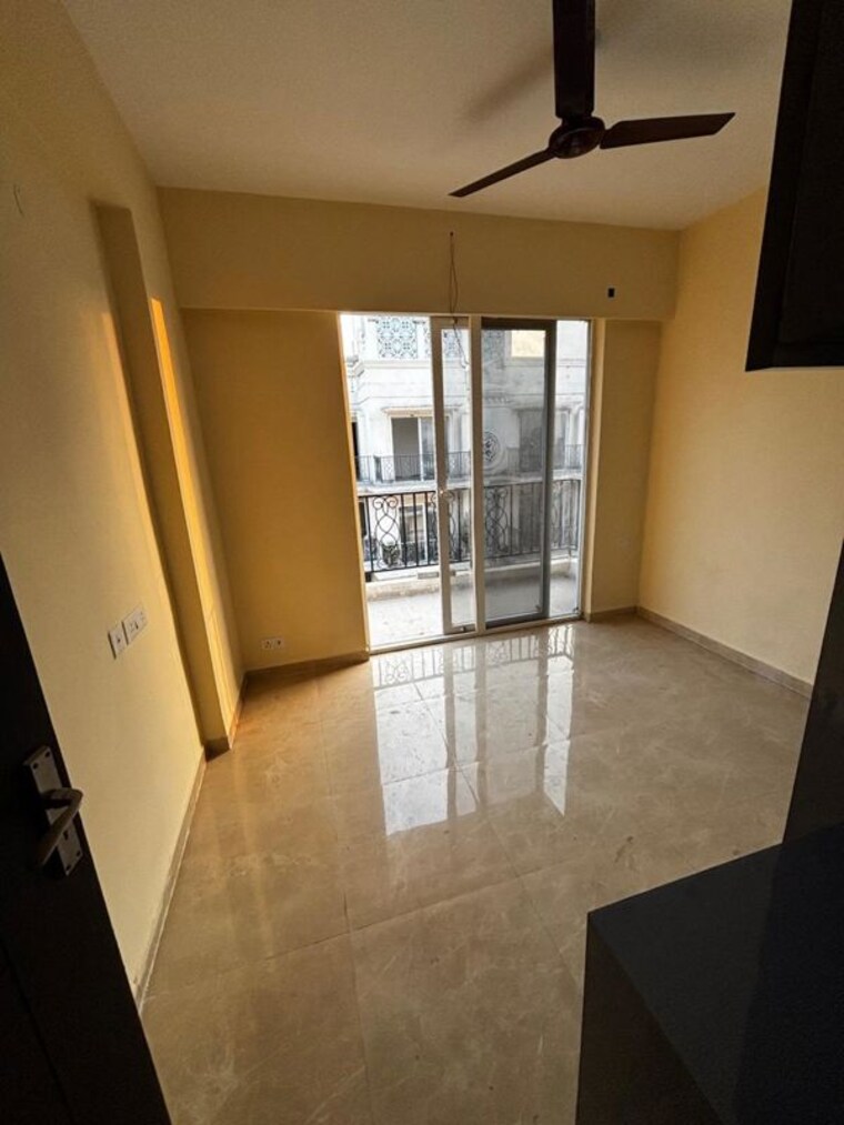 Room, signature-global-park-4-and-5 3 Bedroom 1120 Sq.Ft. Builder Floor In Sohna Sector 36 Gurgaon 9833198