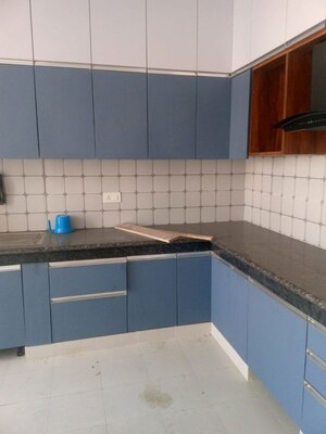 Kitchen in 3.5 BHK Apartment at Omaxe Waterscapes, Gomti Nagar – for Rent