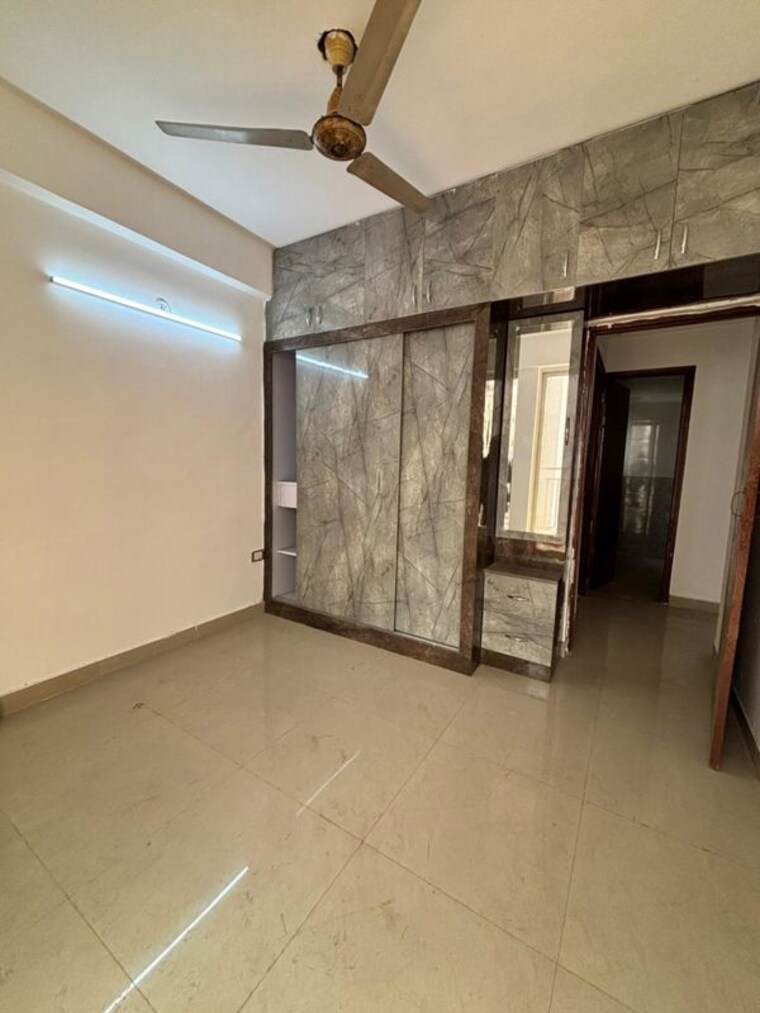 Room, rof-amaltas 1 Bedroom 419 Sq.Ft. Apartment In Sector 92 Gurgaon 9833217