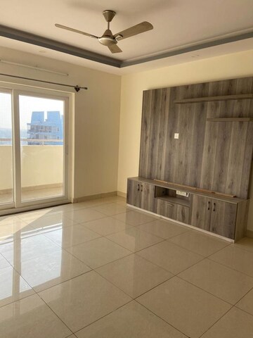 Room in 3 BHK Apartment at Vyalikaval – for Rent
