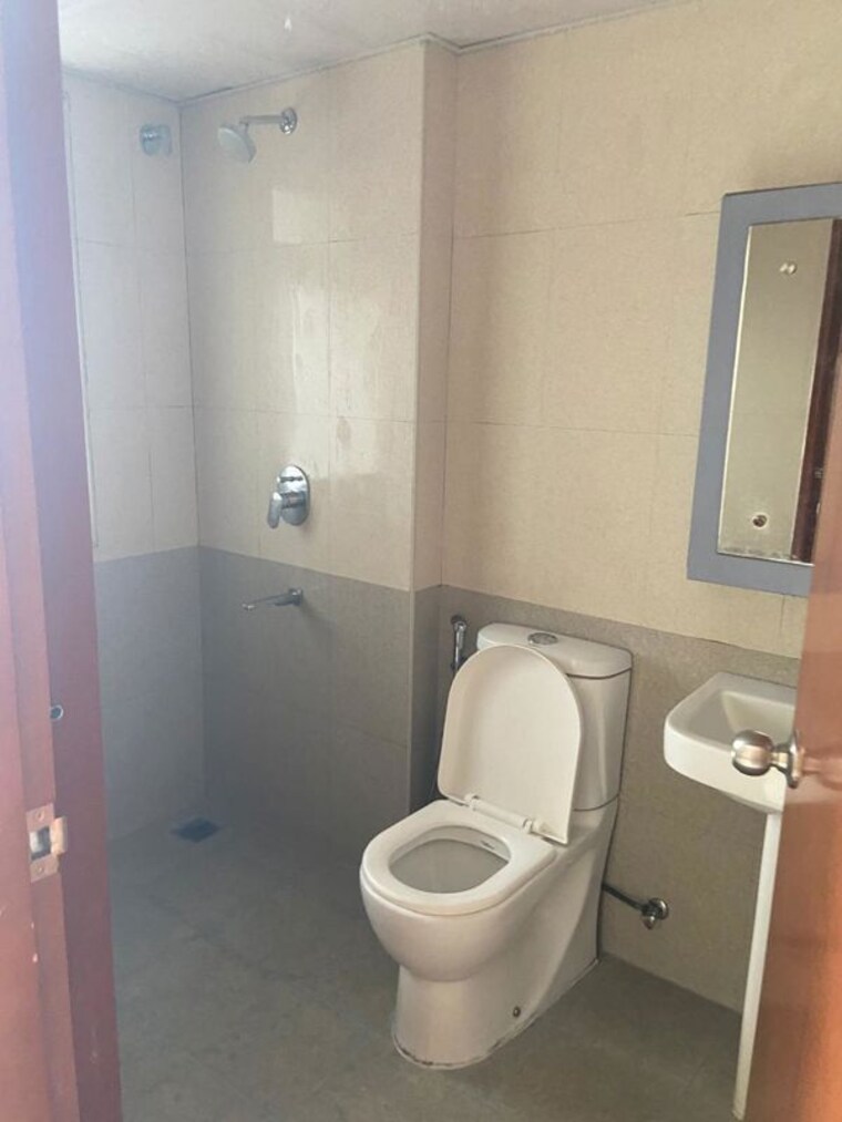 Bathroom, vyalikaval 3 Bedroom 1600 Sq.Ft. Apartment In Vyalikaval Bangalore 9833214