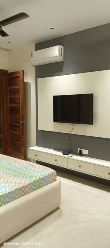 Room in 3.5 BHK Builder Floor at Panchkula Urban Estate – for Rent